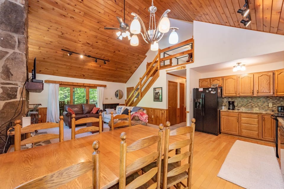 Howies Landing House in Deep Creek Lake