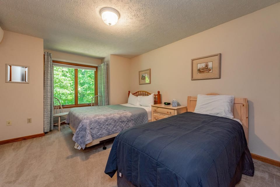 Imagine That! by Railey Vacations House in Deep Creek Lake
