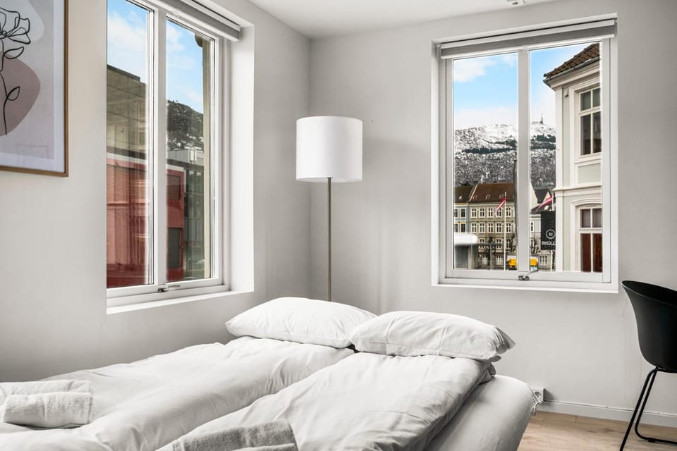 Bed, Living room