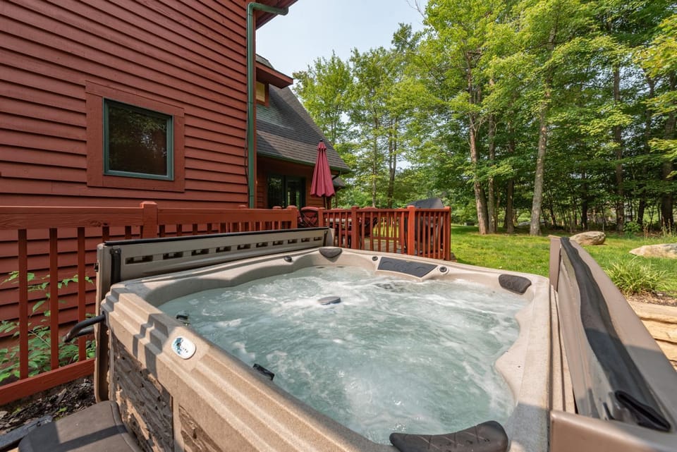 Into The Woods House in Deep Creek Lake