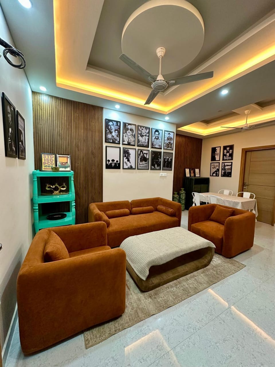 The Retro Retreat Apartment in Dehradun