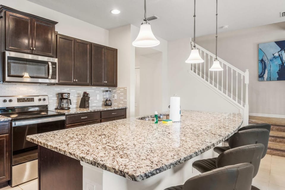 Spacious 5BR Villa w Pool Near Theme Parks Villa in Osceola County