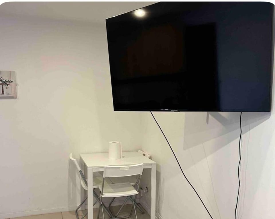 Studio 30m2 entrée indépendante proche Carrefour Apartment in Marignane