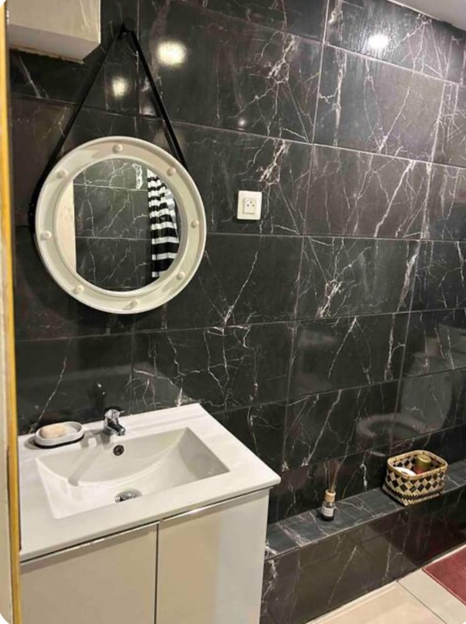Studio 30m2 entrée indépendante proche Carrefour Apartment in Marignane