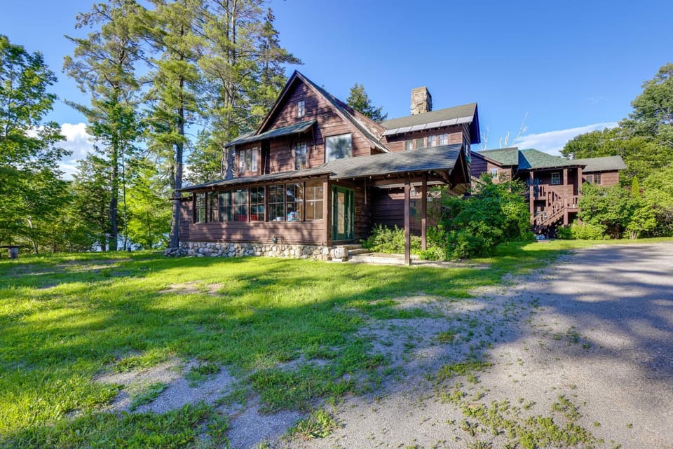 Expansive Eagle Lake Escape w/ Boathouse + Beach Villa in Eagle Lake