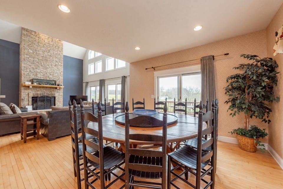 Breeze Alley by Railey Vacations House in Deep Creek Lake