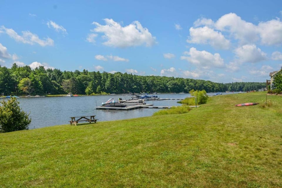 Breeze Alley by Railey Vacations House in Deep Creek Lake