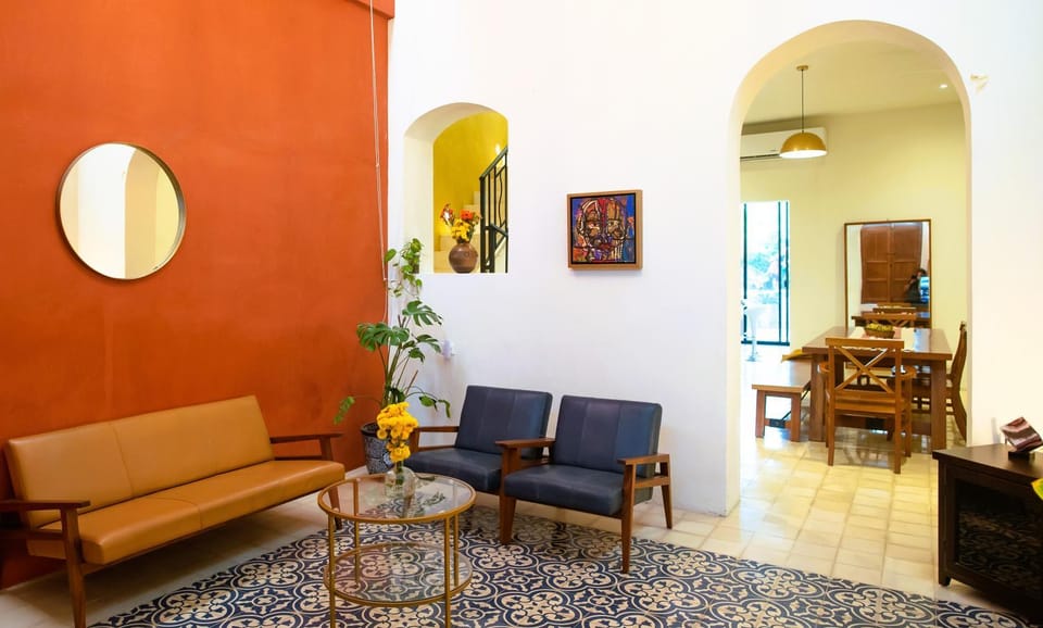 Living room, Decorative detail, Seating area, Dinner