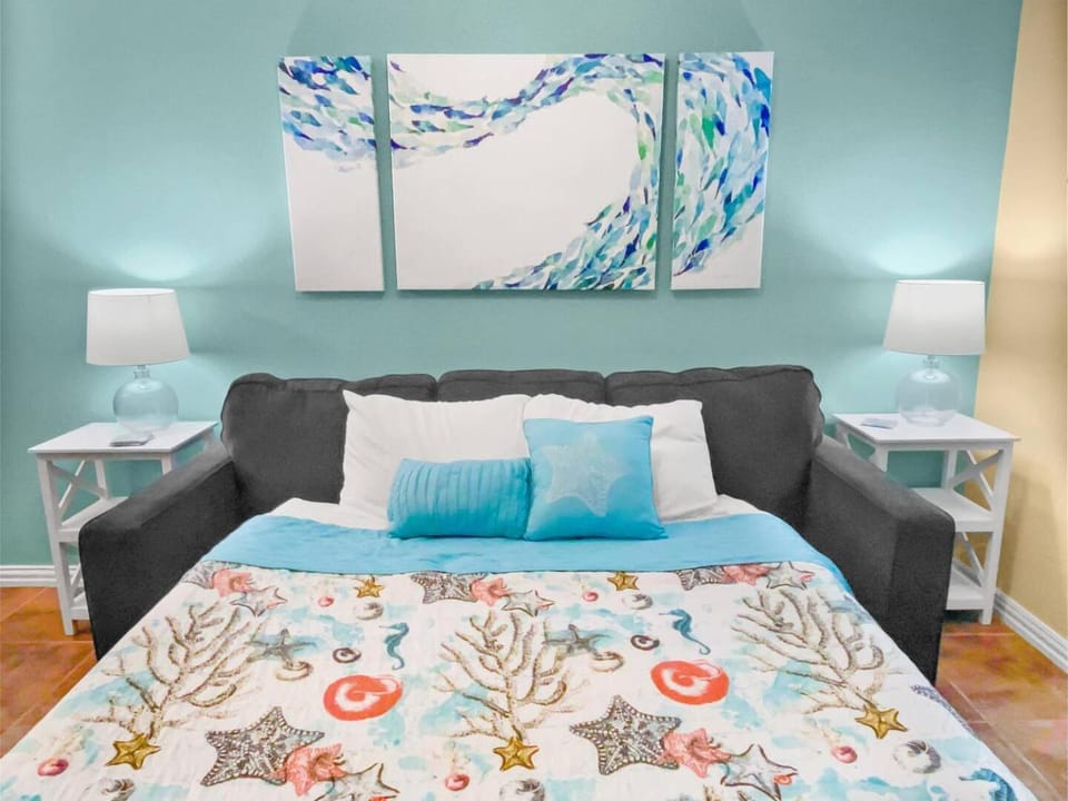 Ground floor beach condo 3-Min walk to beach House in North Padre Island