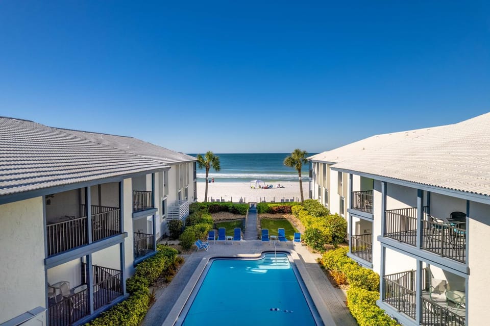 Beachfront - Saint Somewhere at Gulf Place 12 House in Holmes Beach