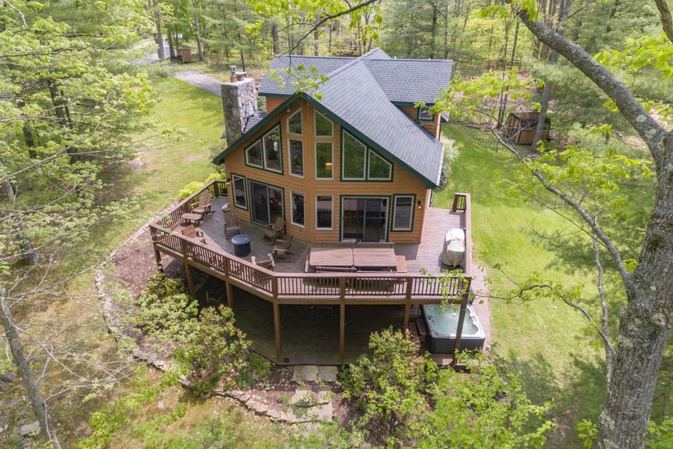 Shadycrest Cove House in Deep Creek Lake