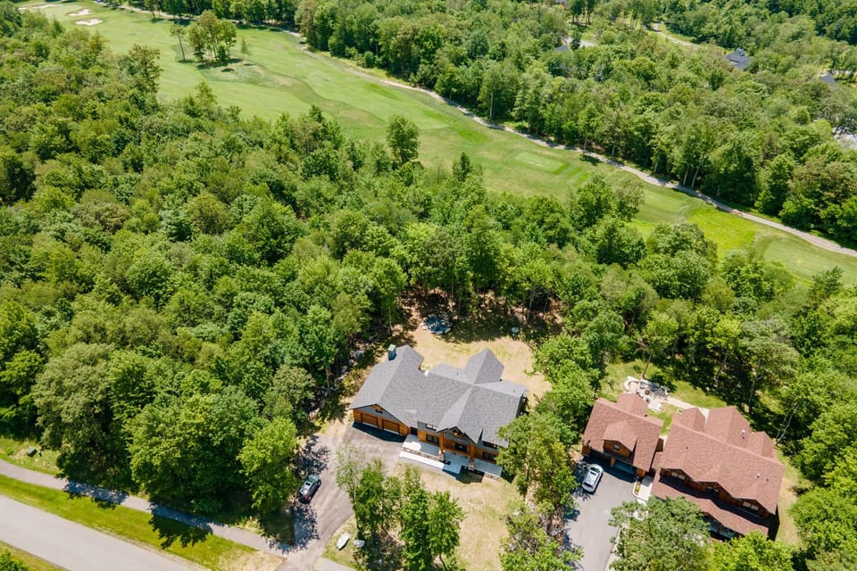 Set In Stone by Railey Vacations House in McHenry