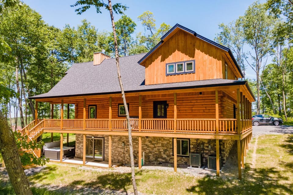 Serenity Summit by Railey Vacations House in Deep Creek Lake