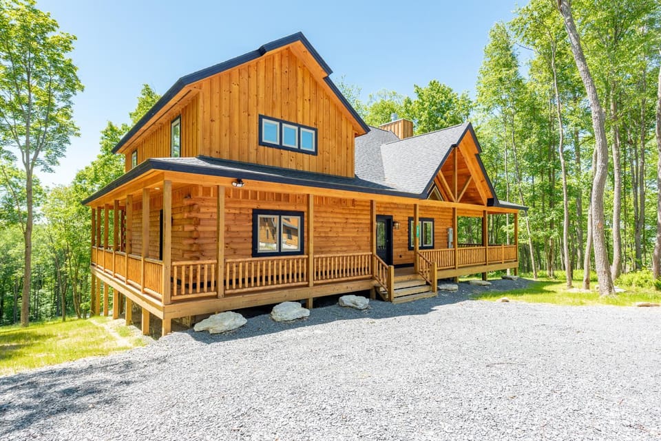Serenity Summit by Railey Vacations House in Deep Creek Lake