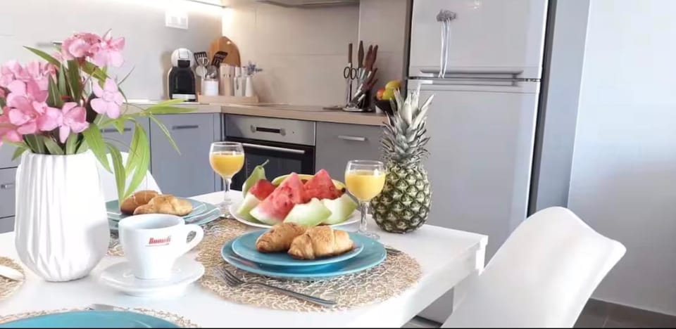 Dining area, kitchen