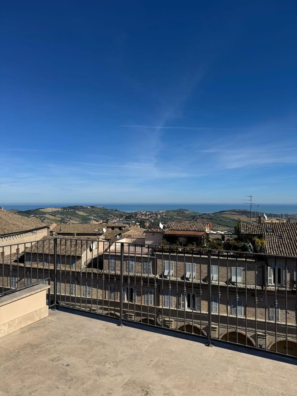 City view, Sea view