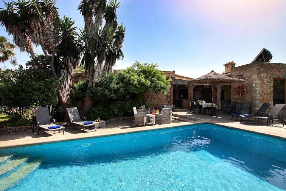 Nice house in fantastic location in countryside by Renthousing House in Raiguer