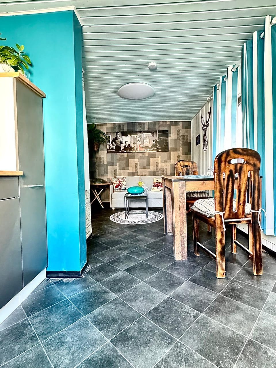 Living room, Seating area, Dining area