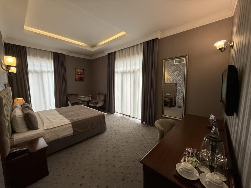 Bed, Photo of the whole room