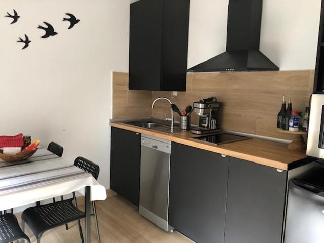 OCEAN PLAGE Appartement-terrasse-garage-wifi-draps et serviettes Apartment hotel in Hendaye