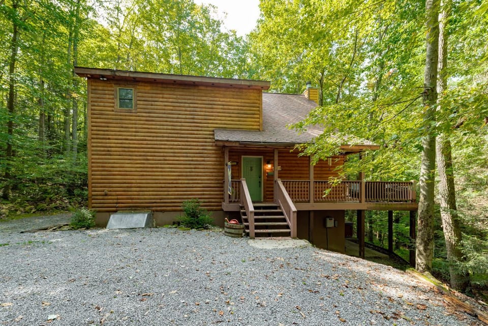 Rustic Getaway by Railey Vacations House in Deep Creek Lake