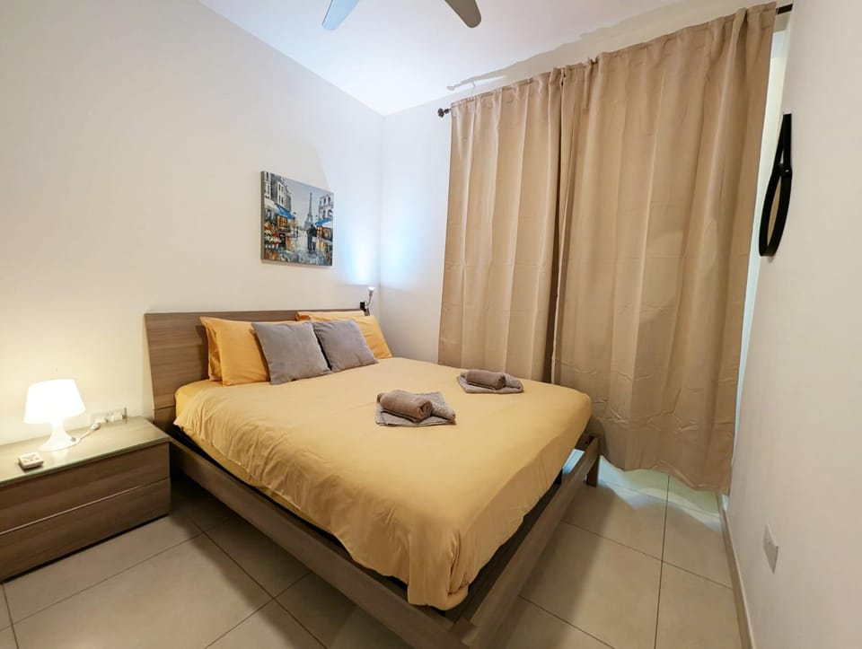 Modern 2BR Superb location Center of St Julians Apartment in Saint Julians