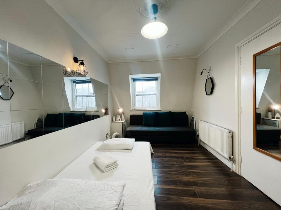 Apartments on Caledonian Road Apartment in London Borough of Islington