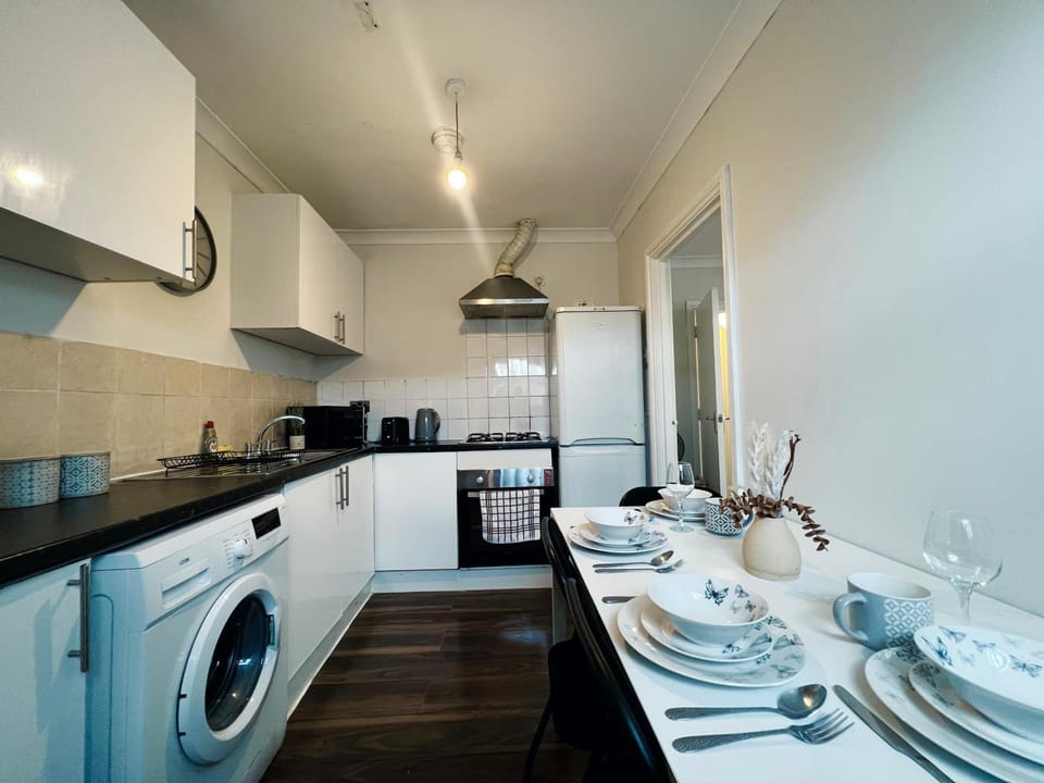 Apartments on Caledonian Road Apartment in London Borough of Islington