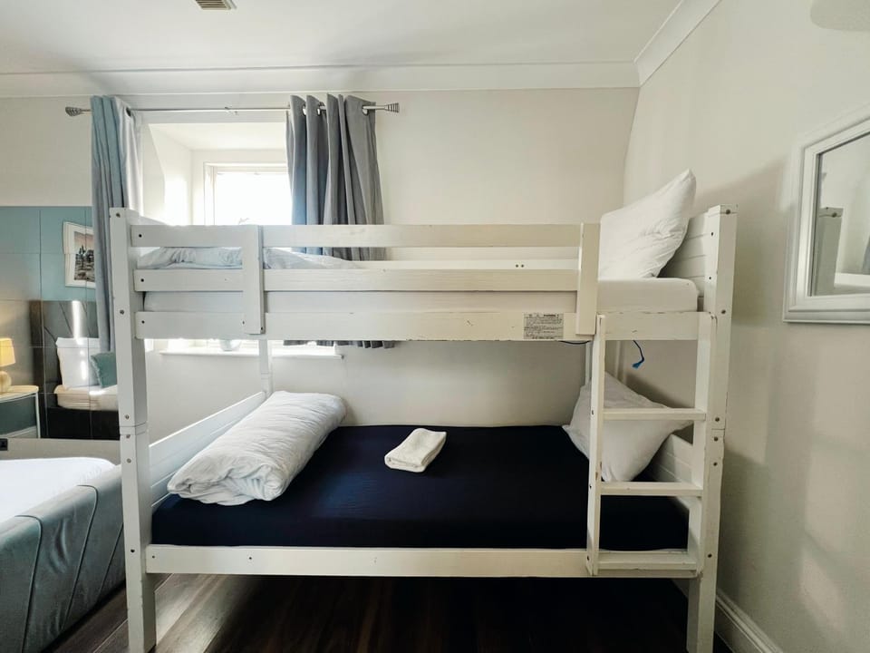 Apartments on Caledonian Road Apartment in London Borough of Islington