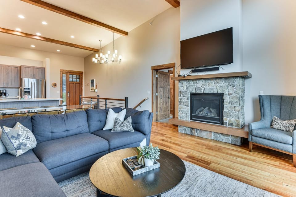 Luxe Eden Gem w/ Hot Tub: 6 Mi to Powder Mountain! House in Utah