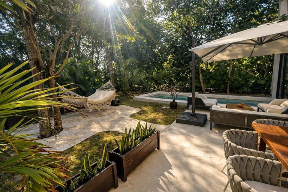 Spring, Natural landscape, Garden, Garden, Balcony/Terrace, Living room, Seating area, Garden view, Pool view, Swimming pool