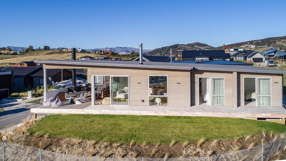 McNeil Luxury Studio Bed and Breakfast in Wanaka
