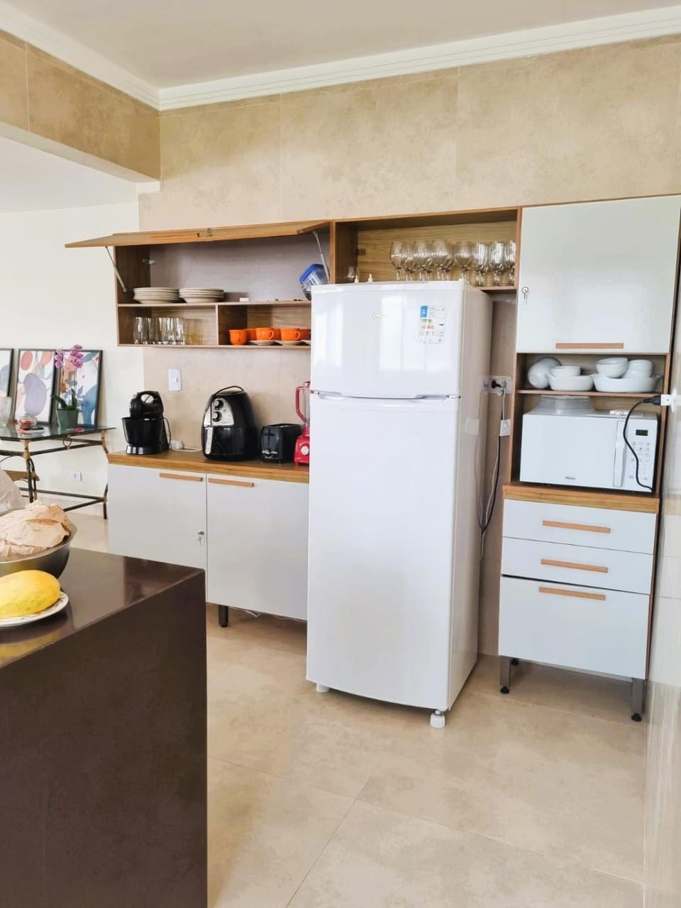 Beautiful Pitangueiras Beach, 3 suites, Balcony, Beach service, 1 min beach Apartment in State of São Paulo
