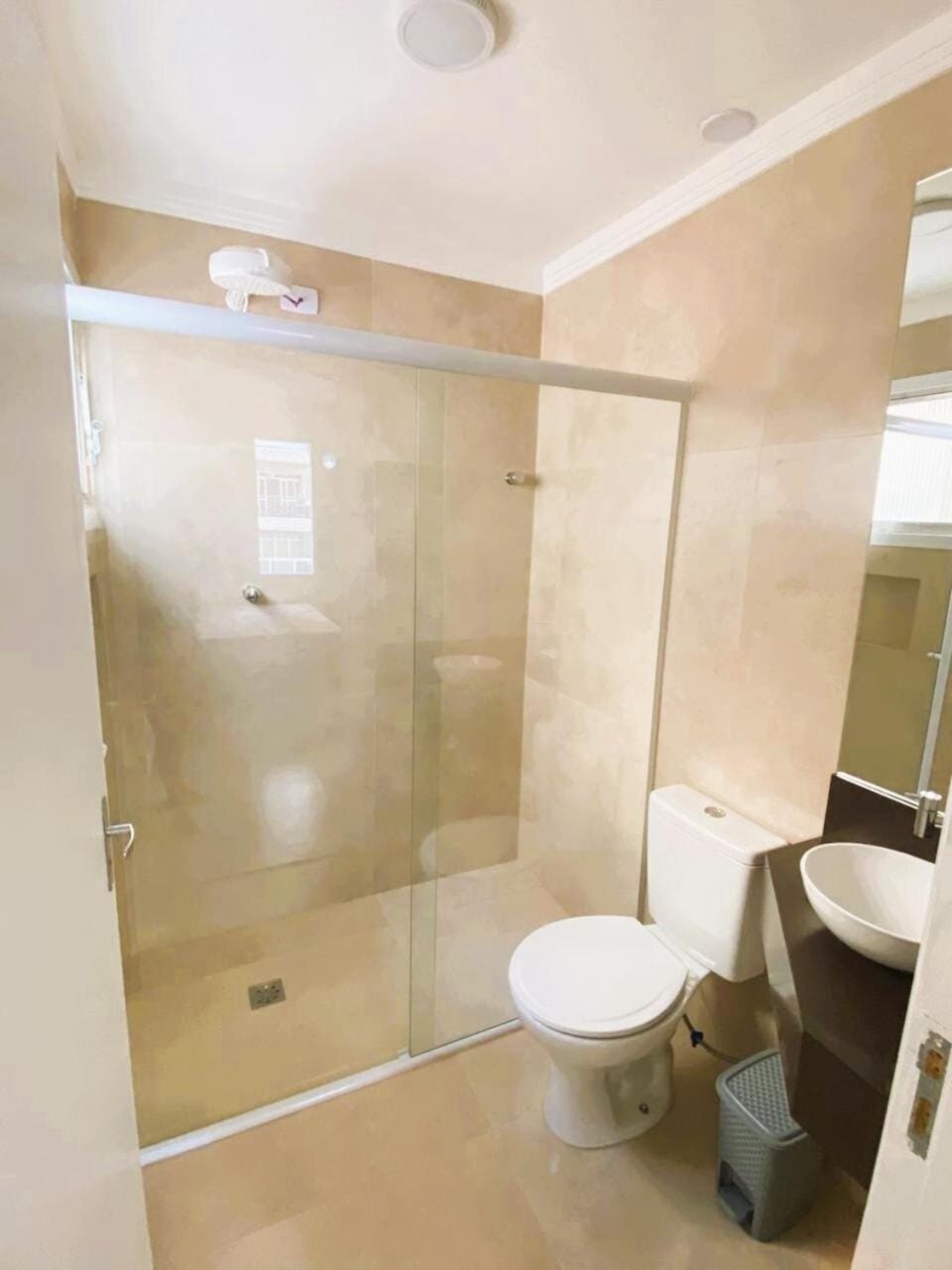 Beautiful Pitangueiras Beach, 3 suites, Balcony, Beach service, 1 min beach Apartment in State of São Paulo