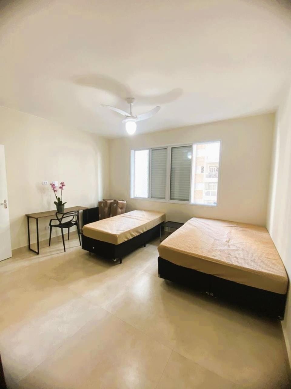 Beautiful Pitangueiras Beach, 3 suites, Balcony, Beach service, 1 min beach Apartment in State of São Paulo