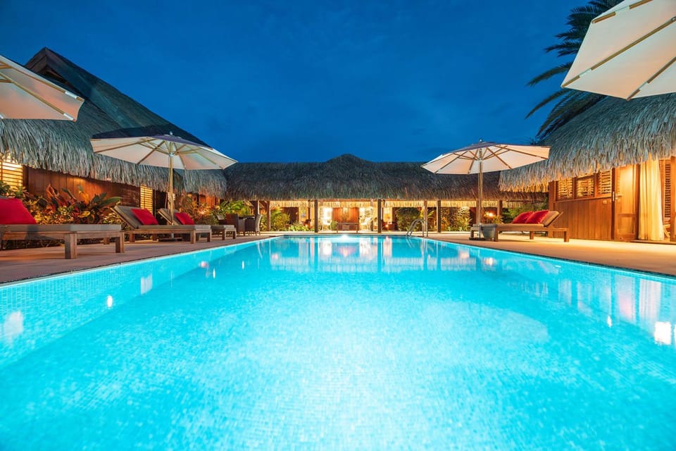 Night, Swimming pool, sunbed