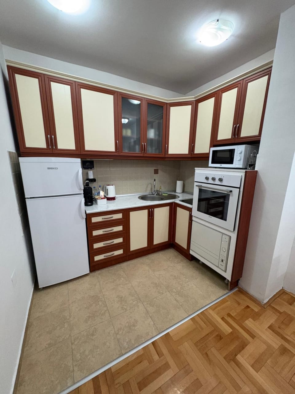 Kitchen or kitchenette, dishwasher