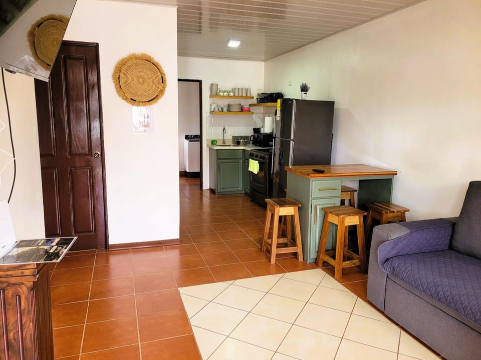 Kitchen or kitchenette, Seating area