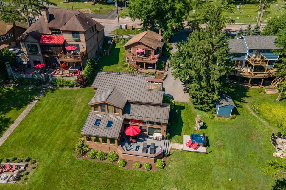 Ronnies Retreat House in Deep Creek Lake