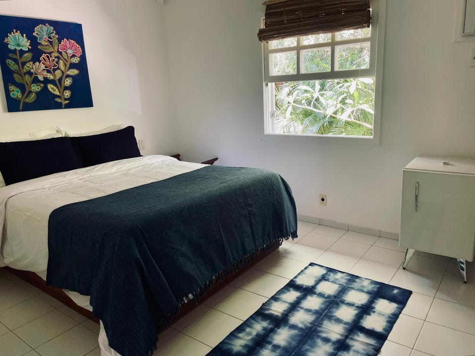Bed, Photo of the whole room, Bedroom, minibar