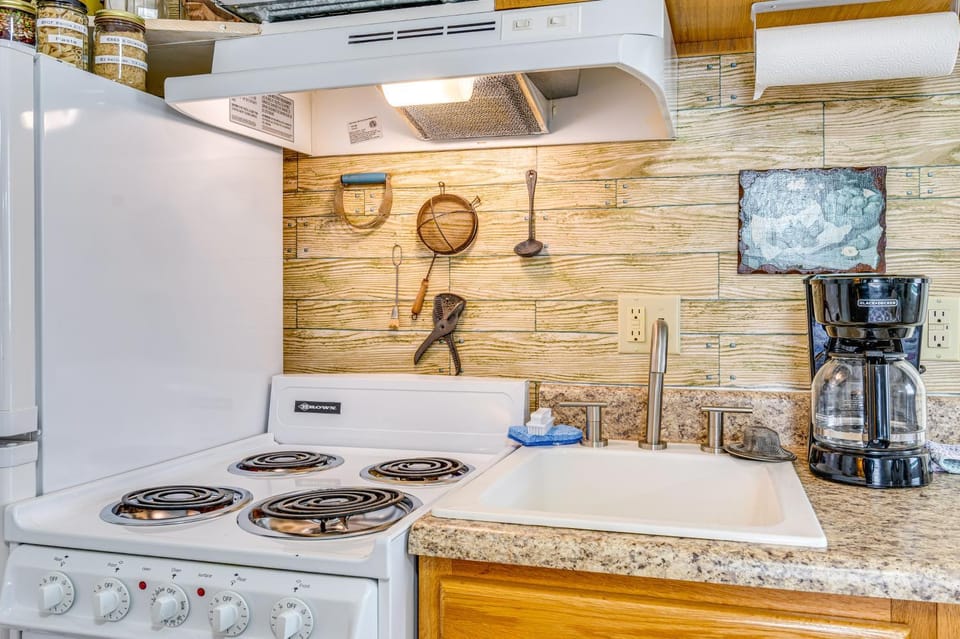 Walkable & Convenient Main Street Studio in Delphi Apartment in Indiana