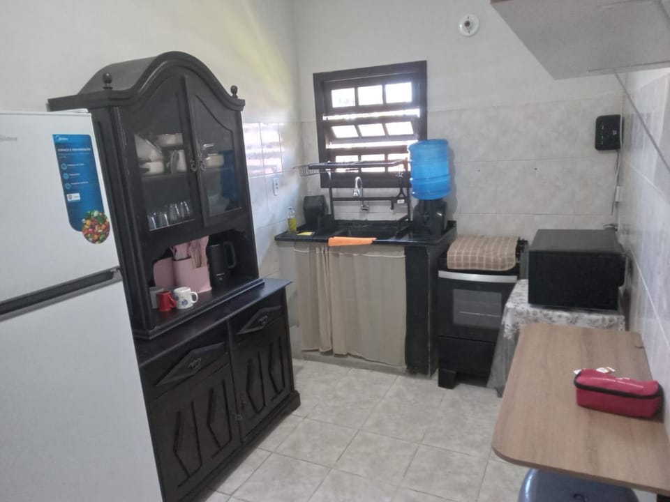 Kitchen or kitchenette, Dining area, oven, stove