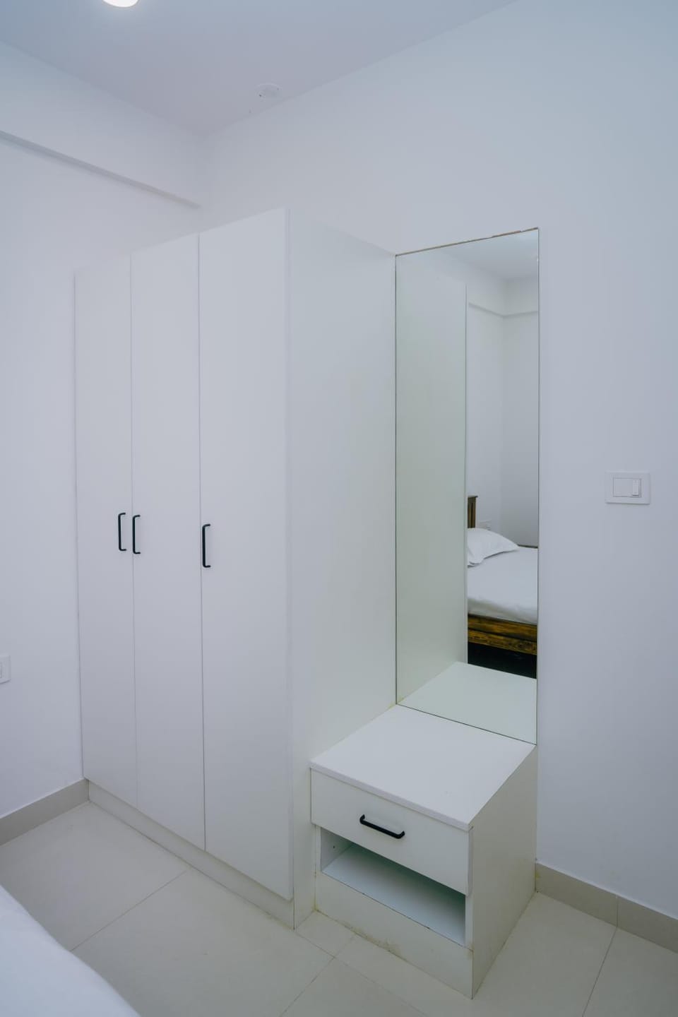 Bedroom, wardrobe
