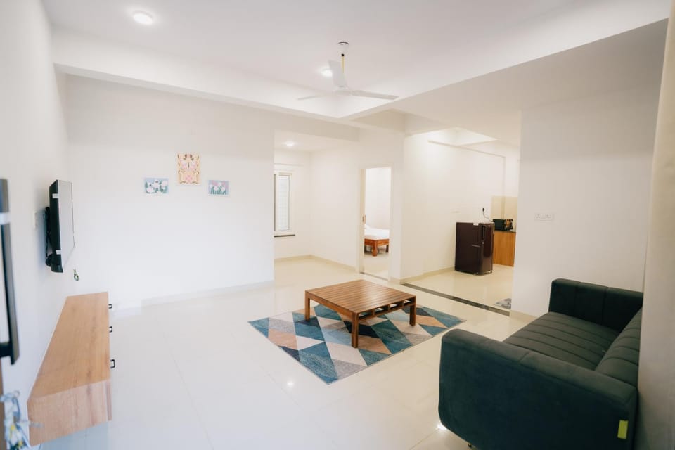 Communal lounge/ TV room, TV and multimedia, Living room, Seating area