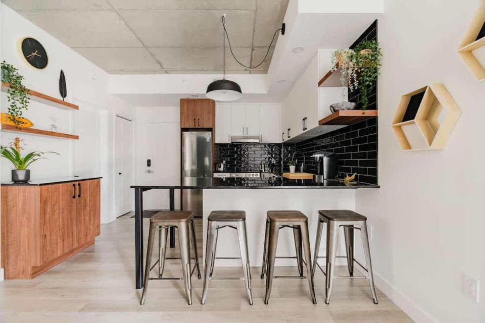 Sunset City City views & sunsets Rooftop pool Apartment in Quebec City