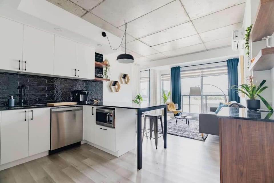 Sunset City City views & sunsets Rooftop pool Apartment in Quebec City