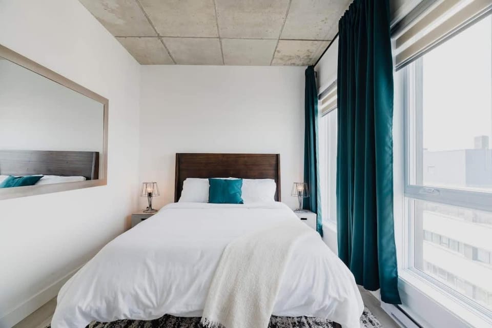 Sunset City City views & sunsets Rooftop pool Apartment in Quebec City