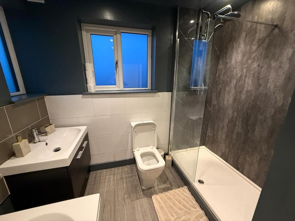 5 bedroom house in petts wood House in Orpington