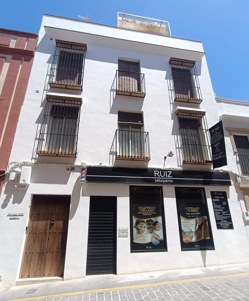 HOME CENTRO B max 5 personas HOME CENTRO A max 6 personas Apartment in Andalusia
