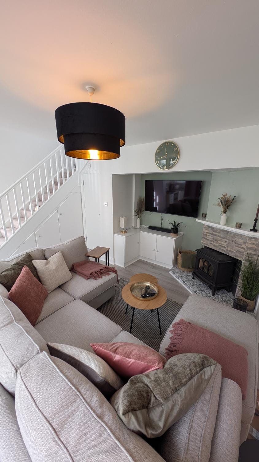TV and multimedia, Living room, Seating area